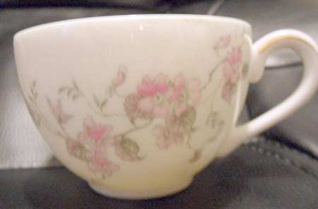 CAR214 Footed Cup