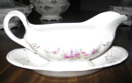 CRP230 Gravy Boat with Attached Underplate