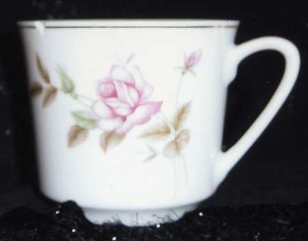 CX671 Footed Cup