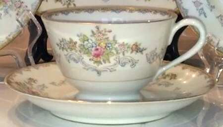 CHE22 Footed Cup & Saucer Set