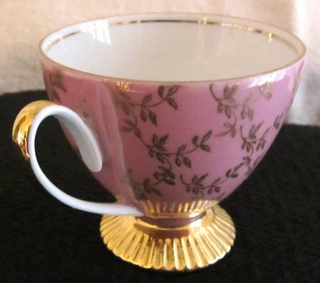 CHZ58 Footed Cup