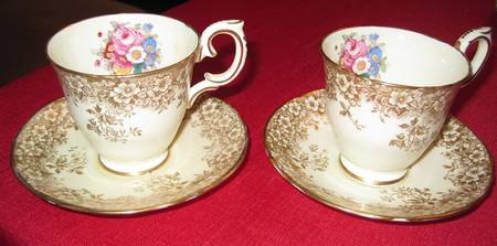 A14481 Footed Cup & Saucer Set