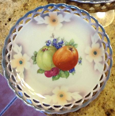 CIQ16 Pierced Round Plate