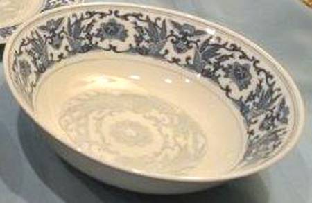 CX692 10" Round Vegetable Bowl
