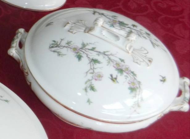 CHF1834 Round Covered Vegetable