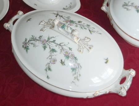 CHF1834 Oval Covered Vegetable