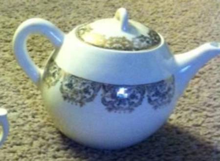 CAN287 Teapot & Lid
