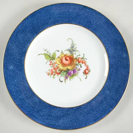 V802 Luncheon Plate