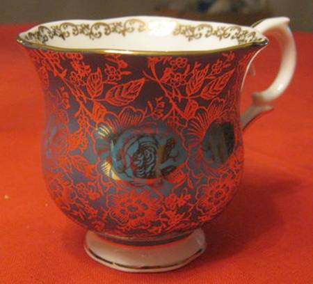H117 Footed Cup