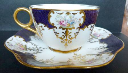Y4085 Footed Cup