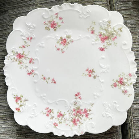CHF1860 Square Cake Plate