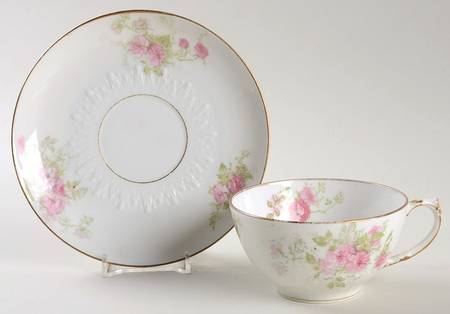 CHF1895 Flat Cup & Saucer Set