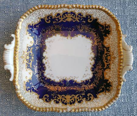 Z976 Square Handled Cake Plate