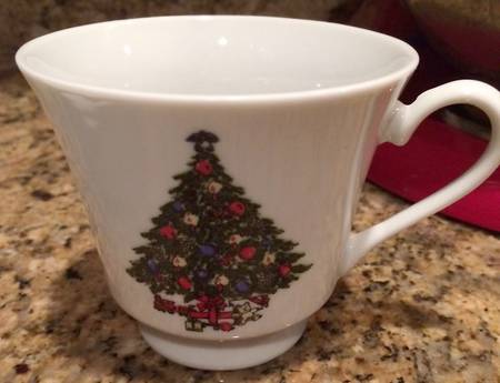 CX768 Footed Cup