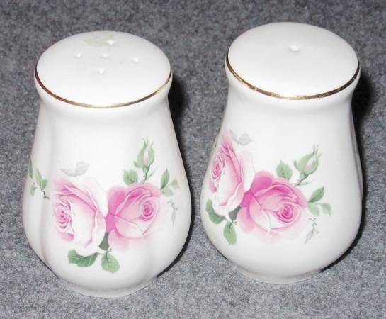 Ivy Rose Salt & Pepper Set