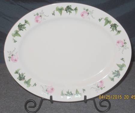 Ivy Rose 13" Oval Serving Platter