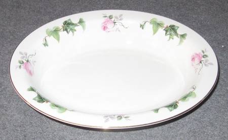 Ivy Rose 10" Oval Vegetable Bowl
