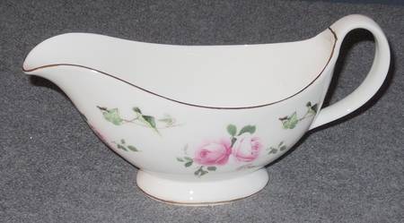Ivy Rose Gravy Boat & Underplate