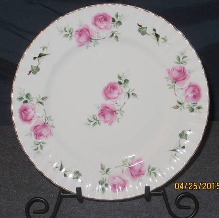 Ivy Rose Dinner Plate