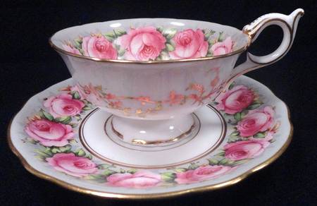7682 Footed Cup & Saucer Set