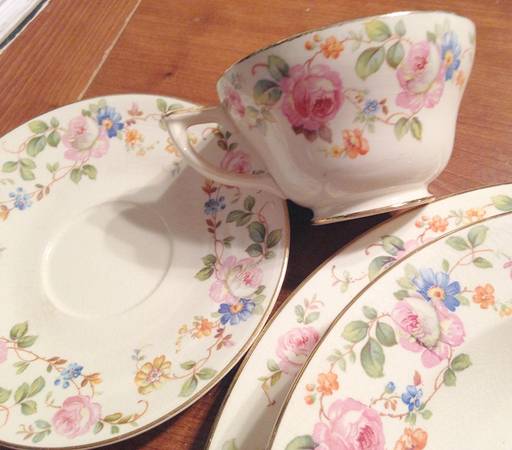 CLT97 Footed Cup & Saucer Set