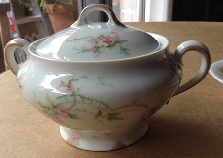 CHF1935 Sugar Bowl & Lid