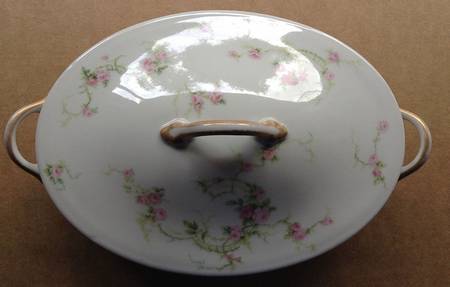 CHF1935 Oval Covered Vegetable