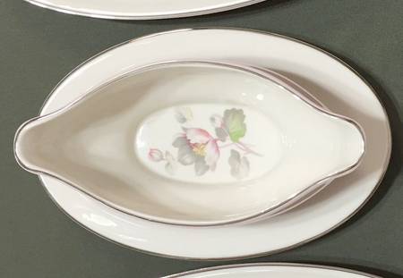 CRK4 Gravy Boat with Attached Underplate