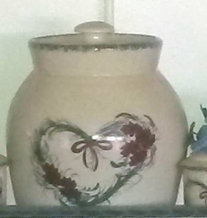 Heart Wreath Extra Large Canister & Lid