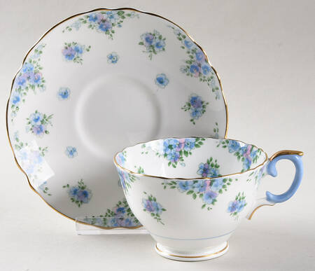 714893 Footed Cup & Saucer Set