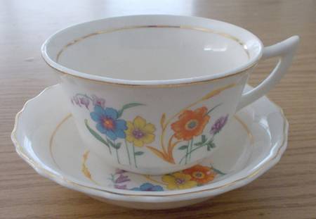 CAN306 Footed Cup & Saucer Set