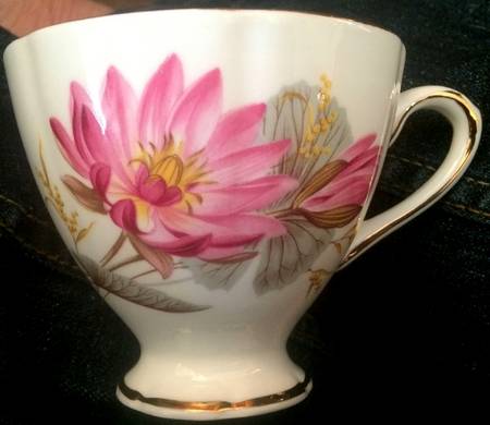1648 Footed Cup