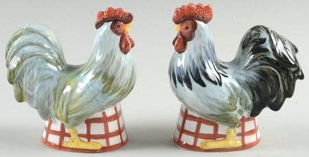 Farm House Rooster Figural Salt & Pepper Set