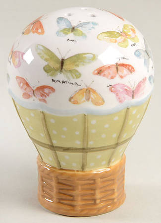 Beautiful Romance Figural Pepper Shaker