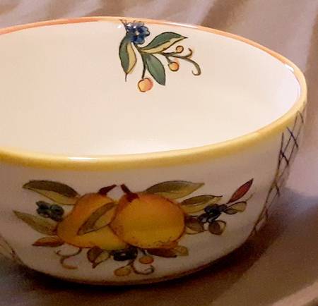Fruit Russet 7" Round Vegetable Bowl