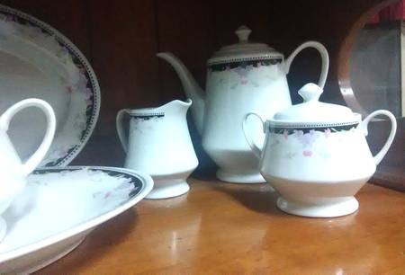 CCC16 Sugar Bowl & Lid