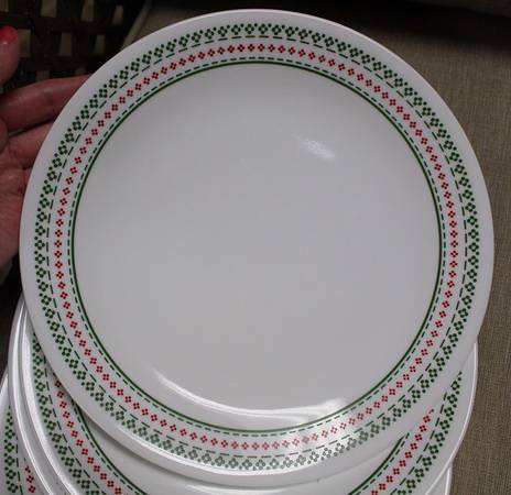 Holiday Stitch Luncheon Plate