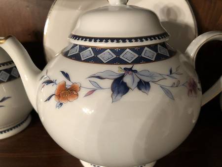 Canagra Teapot & Lid