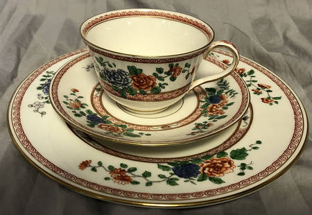 A8077 Footed Cup & Saucer Set