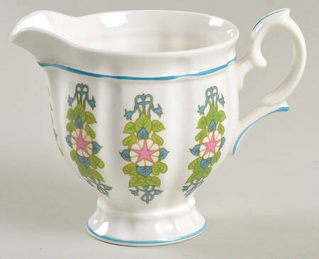 Victoria Regina Creamer