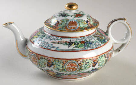Rose Medallion (No People) Teapot & Lid