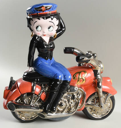 Cookie Jars Figural Cookie Jar & Lid