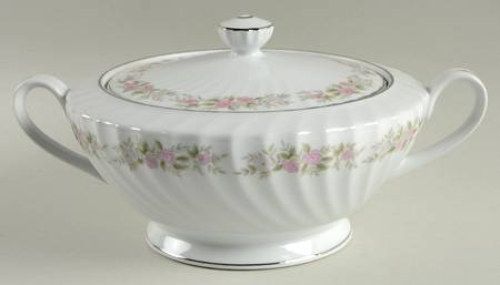 Teahouse Rose Round Covered Vegetable