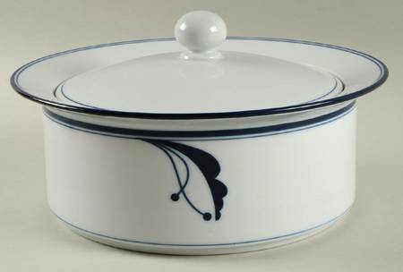 Bayberry Blue (Japan, Portugal) 2 Qt Round Covered Casserole