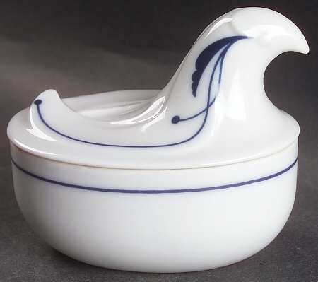 Bayberry Blue (Japan, Portugal) Small Animal Box with Lid