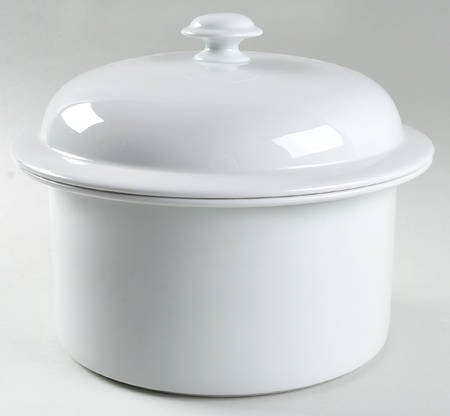 Bisserup White 4 Quart Round Covered Casserole