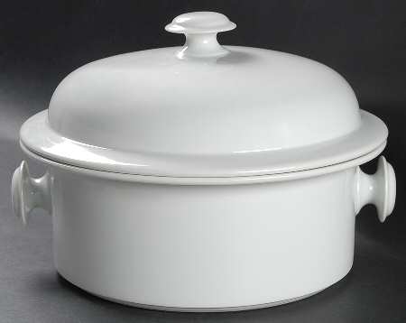 Bisserup White 3 Quart Round Covered Casserole