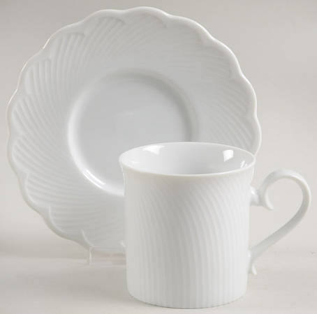Blanc Flat Cup & Saucer Set