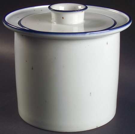 Blue Mist 3.25 Quart Round Covered Casserole