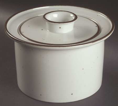 Brown Mist 2.5 Qt Round Covered Casserole